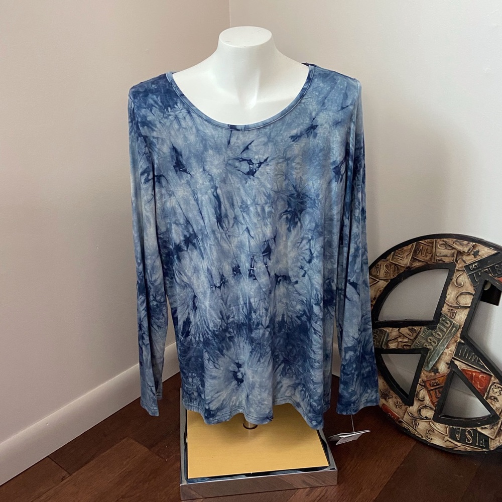 NWT Women’s New Direction Long Sleeve Blue Tie Dye Top Size Medium